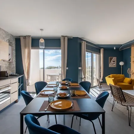 Luxury Mind Vue Exceptionnelle Pied Dans L'eau Parkings Prives 2 Places Climatisation Hyper Centre D'exception Appartement *