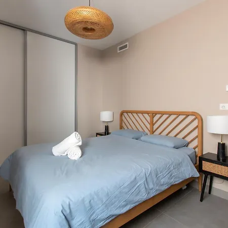 アパート Luxury Mind Vue Exceptionnelle Pied Dans L'eau Parkings Prives 2 Places Climatisation Hyper Centre D'exception *