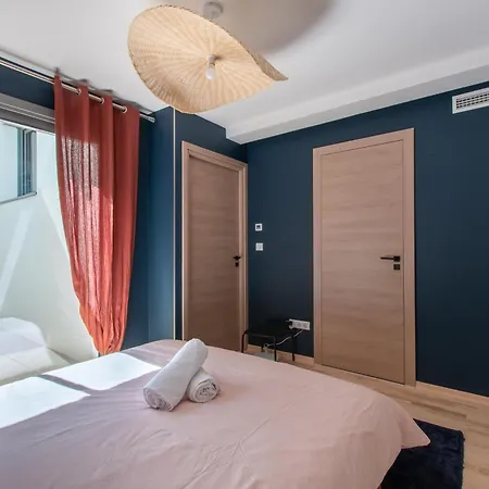 Luxury Mind Vue Exceptionnelle Pied Dans L'eau Parkings Prives 2 Places Climatisation Hyper Centre D'exception